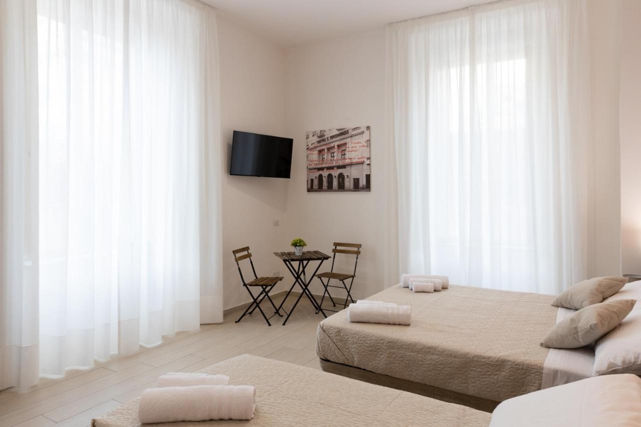 The Heart Guest House Наполи Екстериор снимка