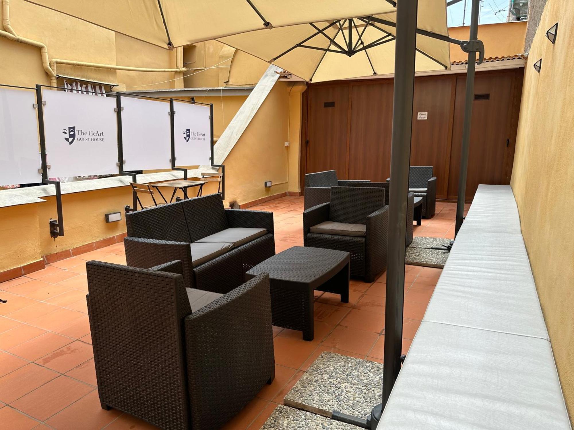 The Heart Guest House Наполи Екстериор снимка