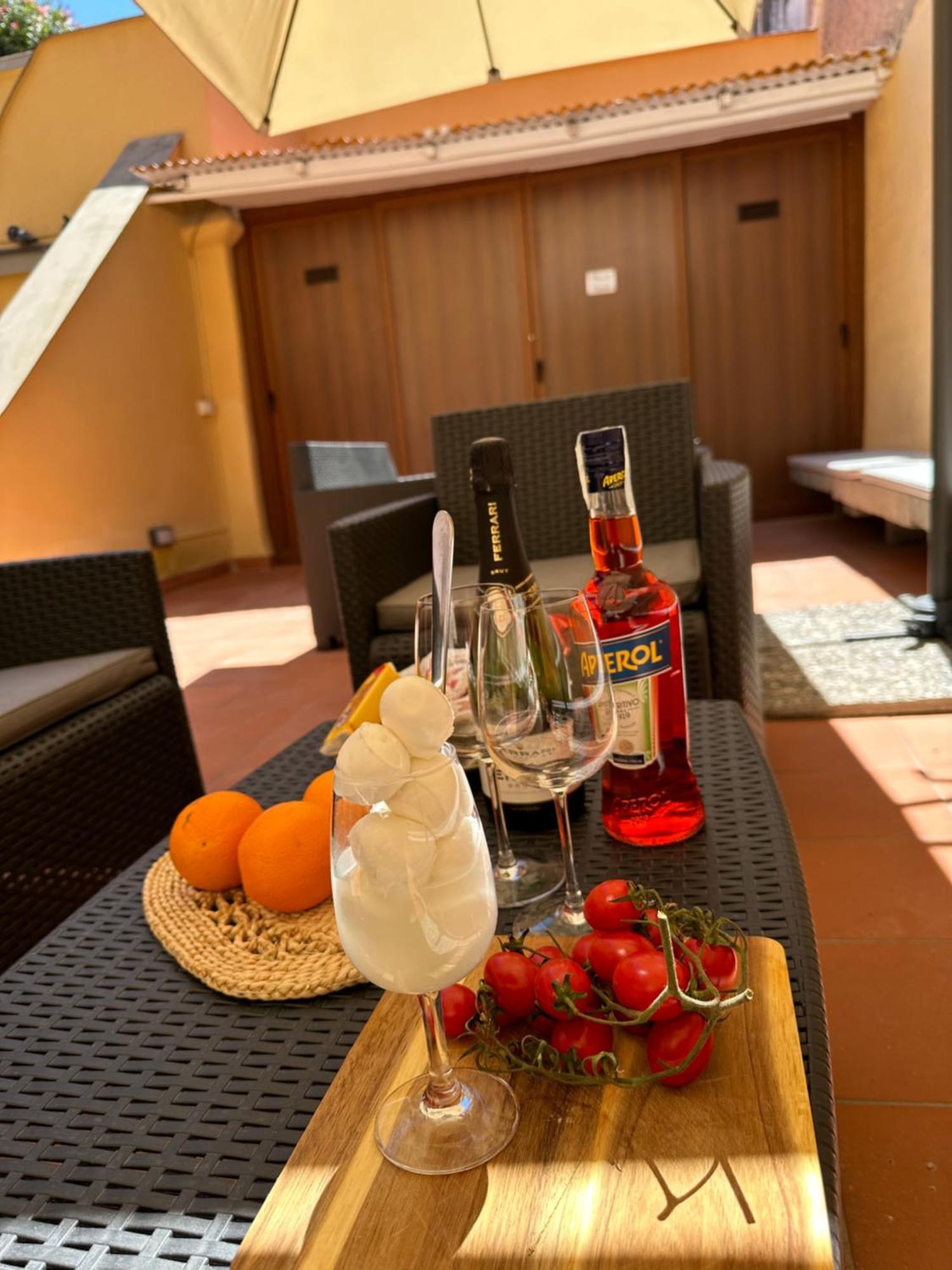 The Heart Guest House Наполи Екстериор снимка